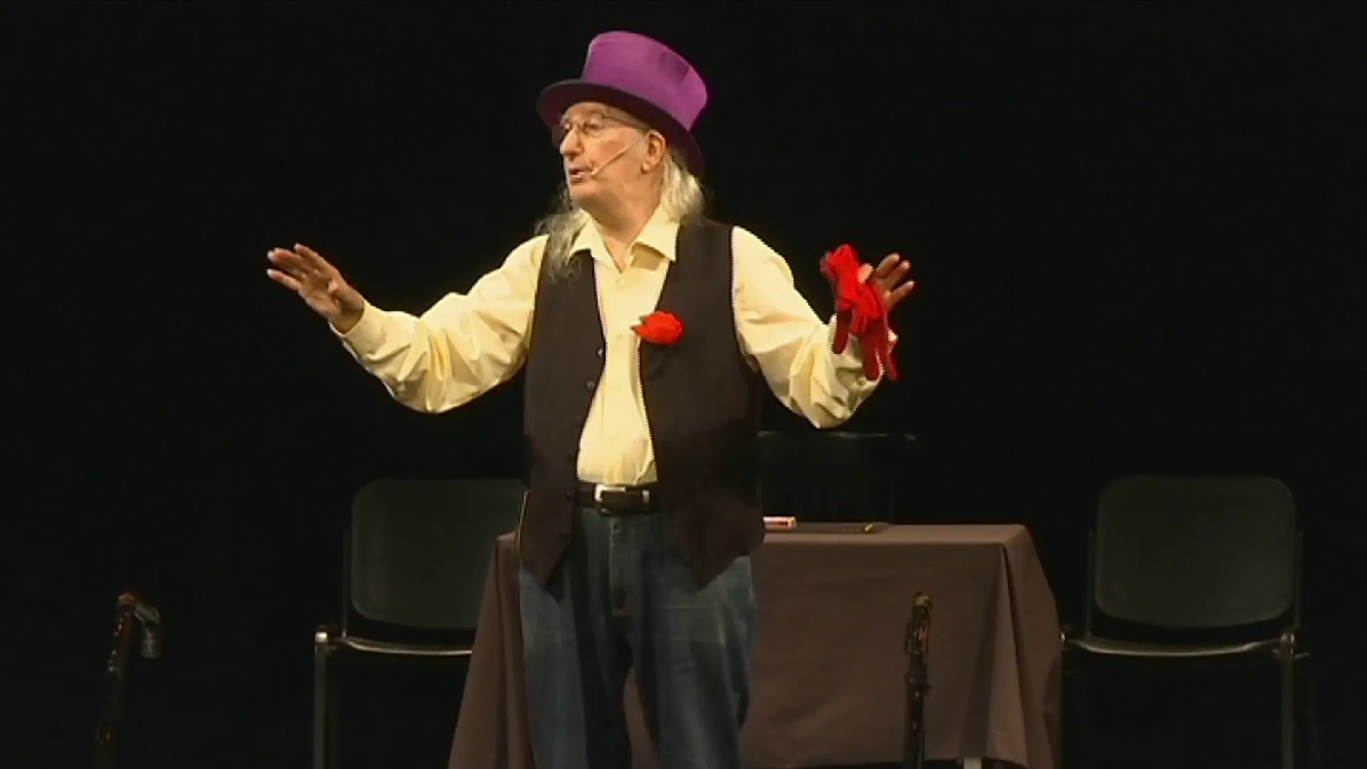 Juan Tamariz durante una de sus actuaciones en el Gran Teatro Falla