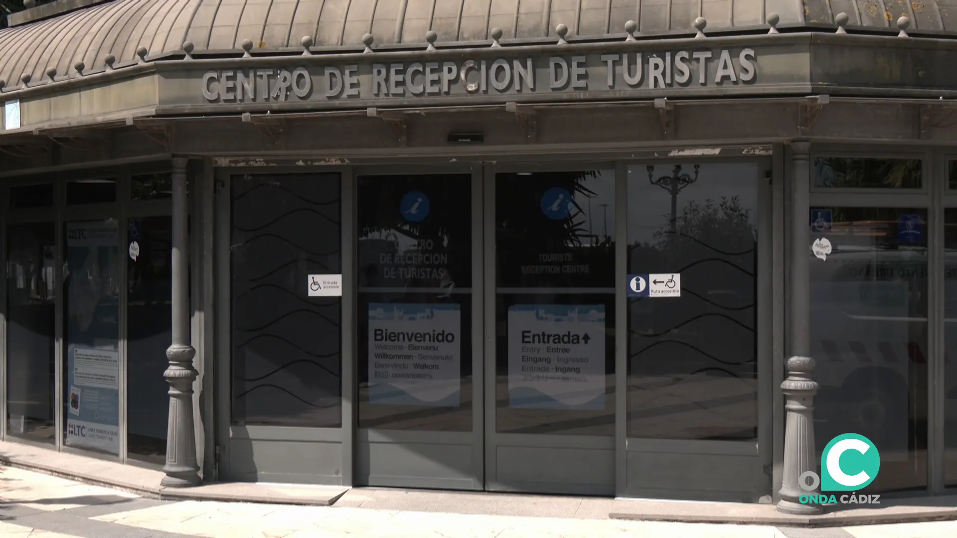 Oficina de Turismo en el Paseo de Canalejas de la capital gaditana