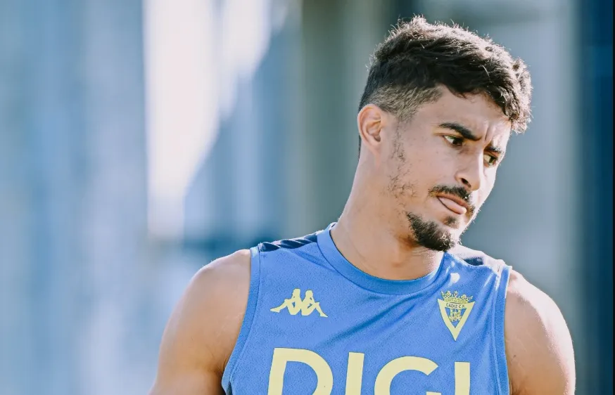 Moueffek durante el entrenamiento (Foto: Cádiz CF)