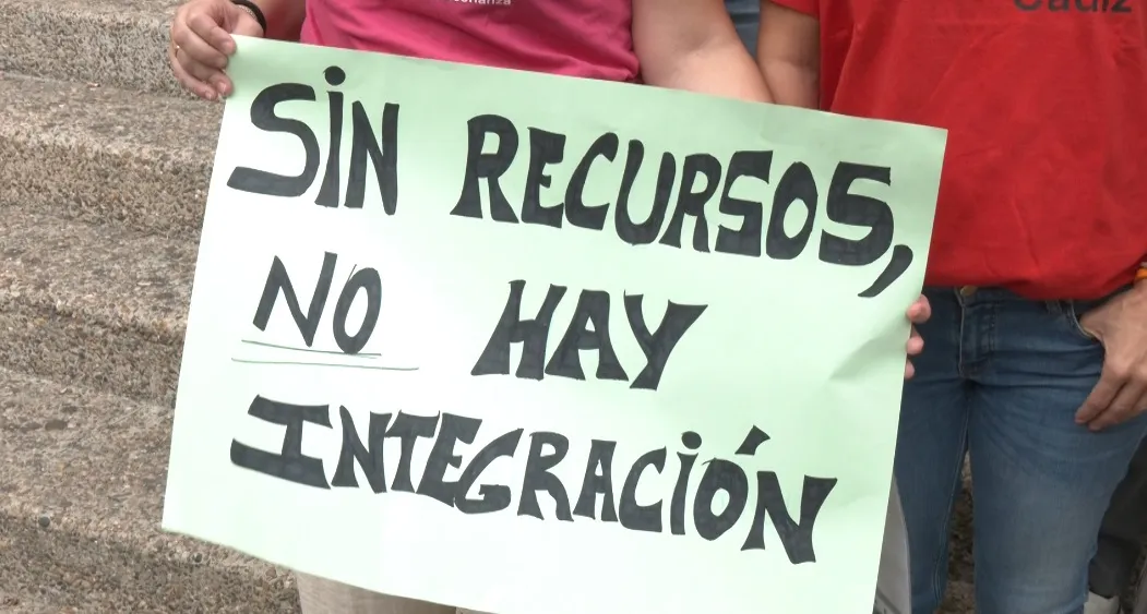 AGADI denuncia la falta de apoyos para seis menores con discapacidad en el IES Rafael Alberti.
