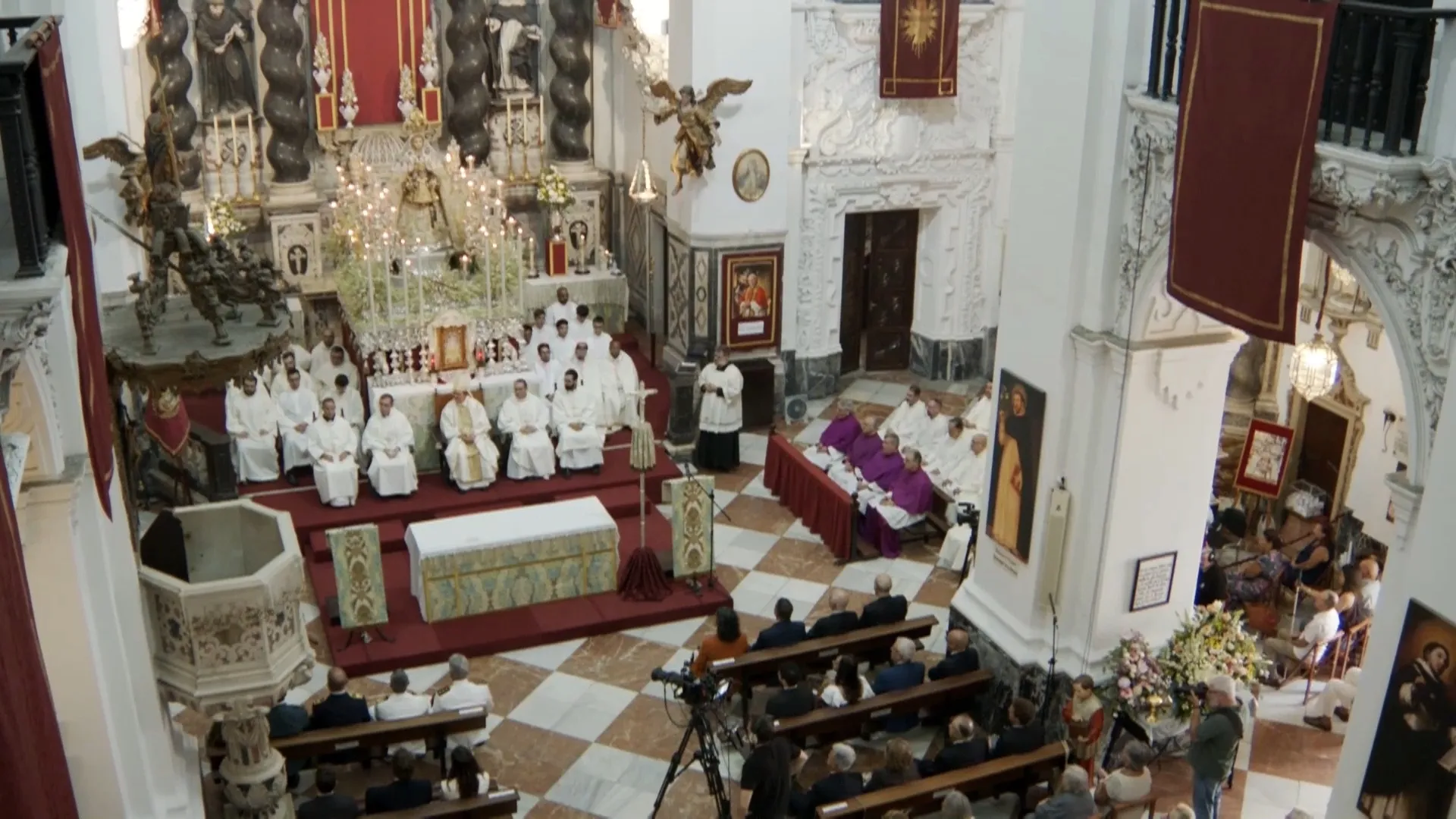 Imagen de la Misa Pontifical en la Iglesia del Convento de Santo Domingo