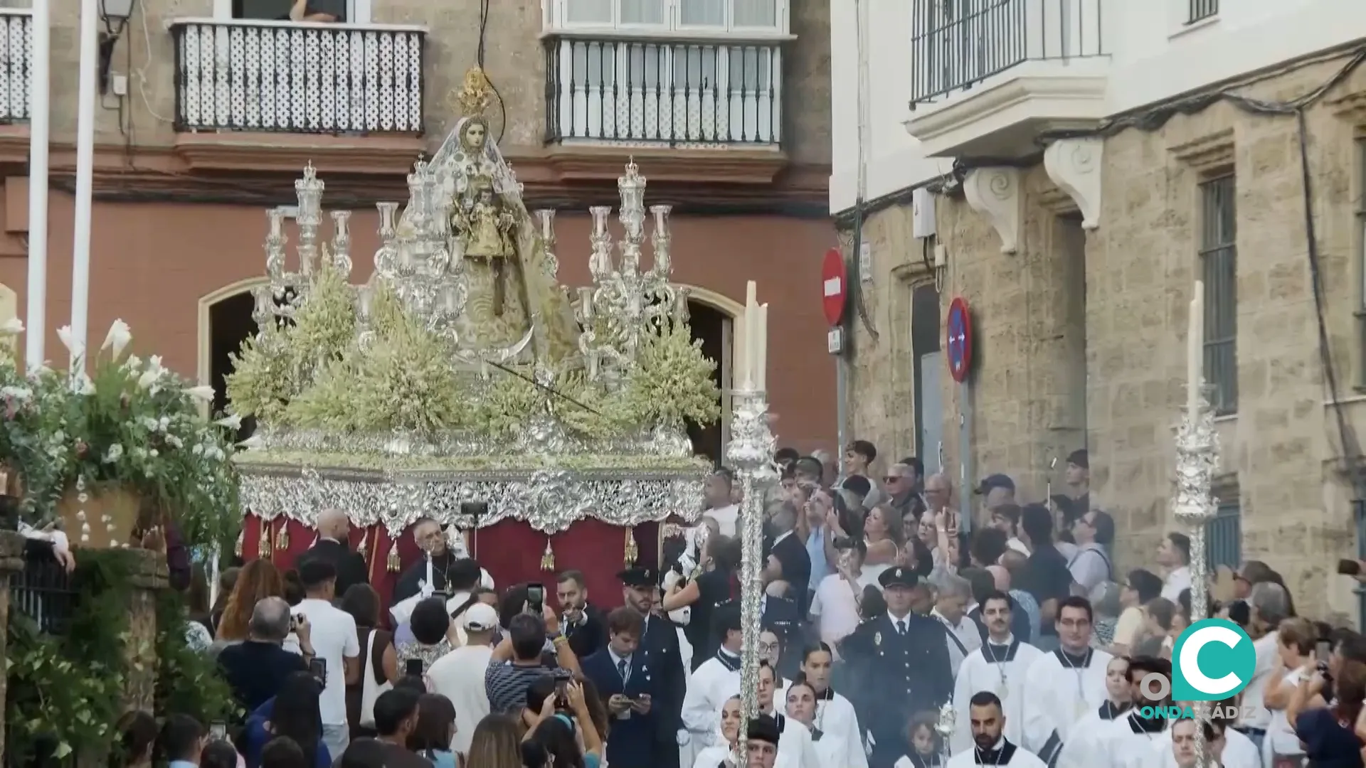 Imagen de la Patrona a su salida de Santo Domingo 
