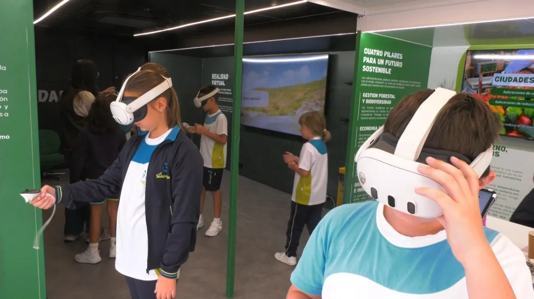 La conciencia ambiental llega a Cádiz con el Educa Bus.